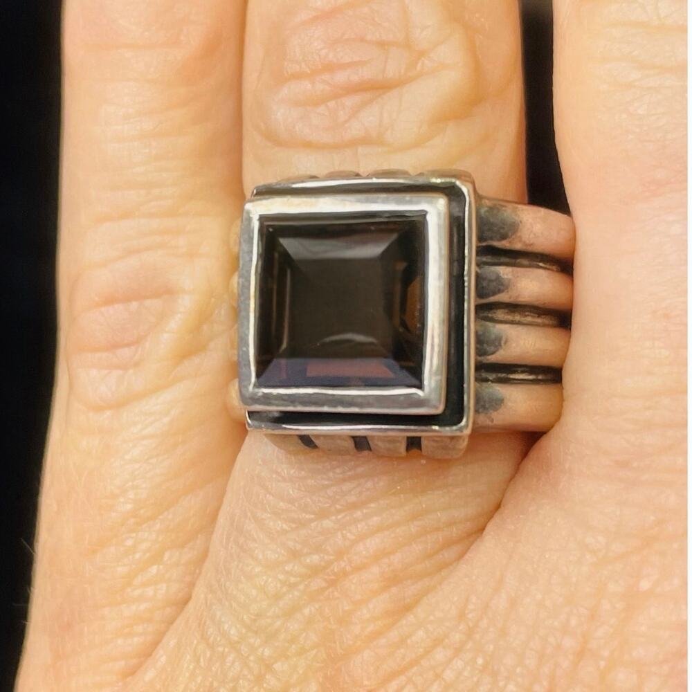 EUC - Retired Silpada Smokey Quartz Ribbed Band Sterling Silver Ring
